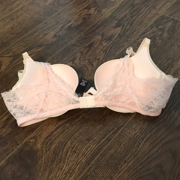 Victoria Secret Bra - Picture 2 of 3